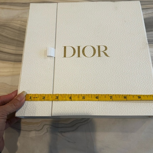 Dior White and Gold Box - Picture 9 of 10